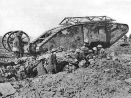 300px-British_Mark_I_male_tank_Somme_25_September_1916.jpg